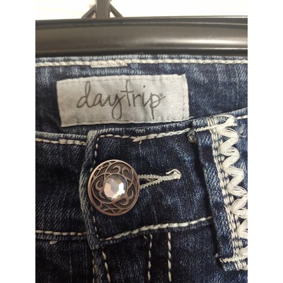 Womens Daytrip Aquarius Flare Jeans size 28R - Picture 2 of 6